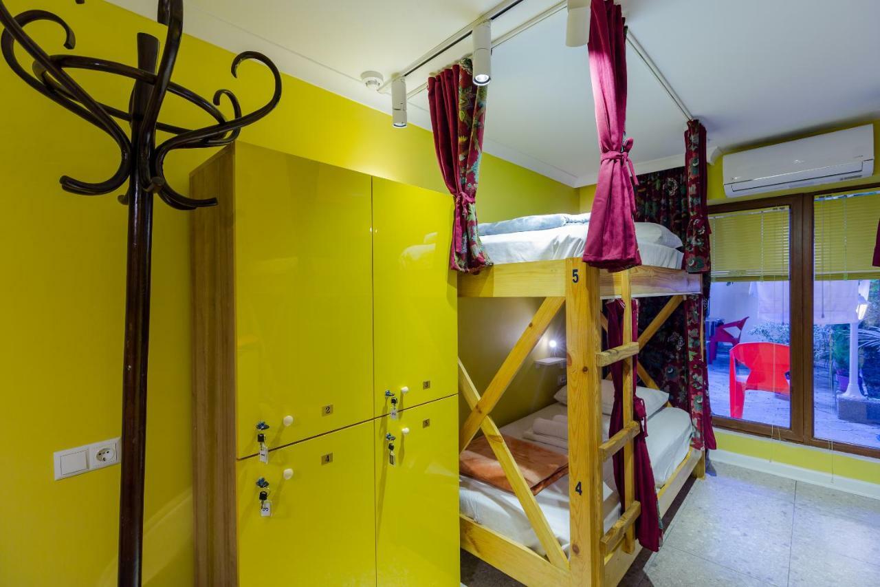 Batumi Surf Hostel Екстер'єр фото